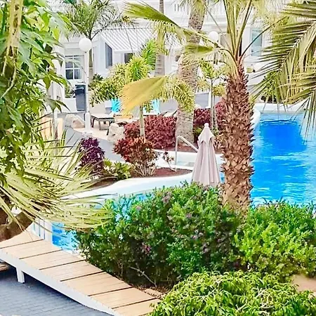 1-bedroom On The Beachfront, Pool And Terrace *